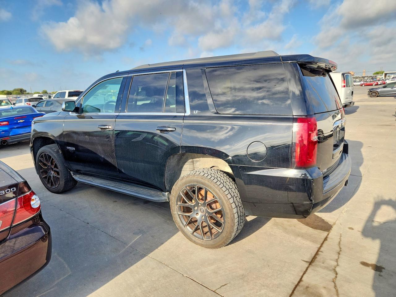 2017 CHEVROLET TAHOE C1500 LT — Фото 2 из 13