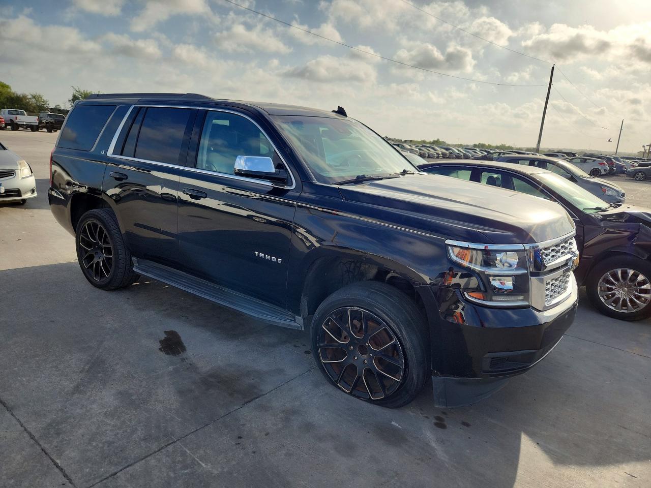 2017 CHEVROLET TAHOE C1500 LT — Фото 4 из 13