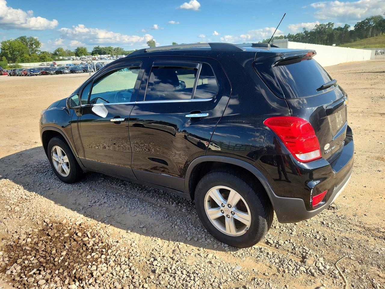2017 CHEVROLET TRAX 1LT — Фото 2 из 13