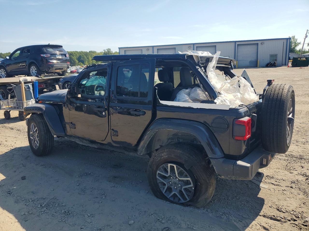 2025 JEEP WRANGLER SAHARA — Фото 2 из 13