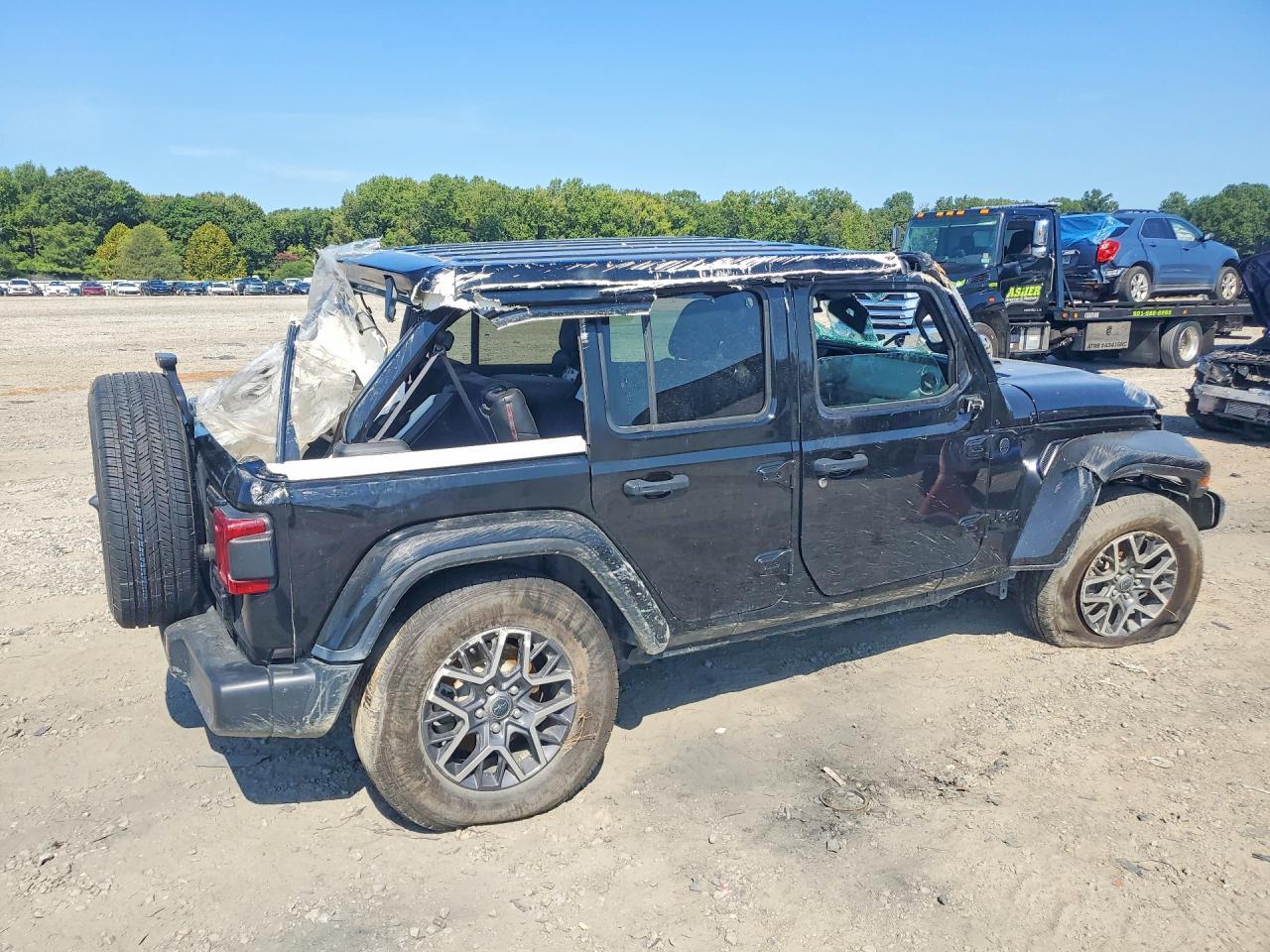 2025 JEEP WRANGLER SAHARA — Фото 3 из 13