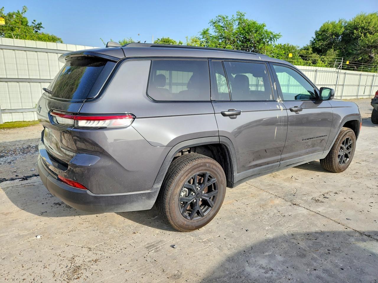 2025 JEEP GRAND CHEROKEE L LAREDO — Фото 3 из 13