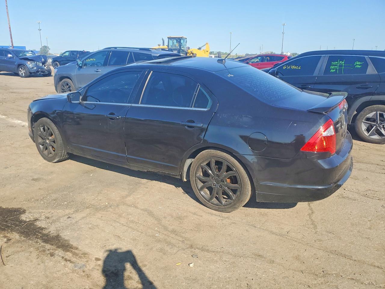 3FAHP0HA6BR219940 2011 FORD FUSION photo no. 2