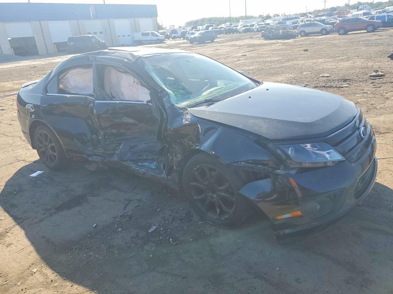 3FAHP0HA6BR219940 2011 FORD FUSION photo no. 4