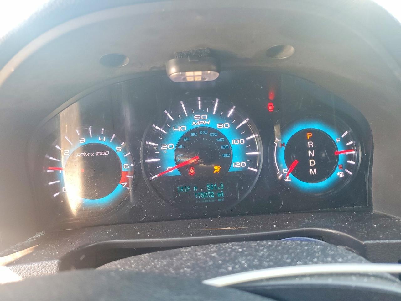 3FAHP0HA6BR219940 2011 FORD FUSION photo no. 9