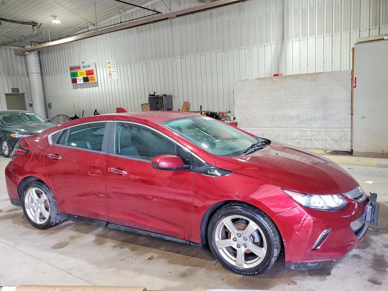 2017 CHEVROLET VOLT LT — Фото 4 из 12
