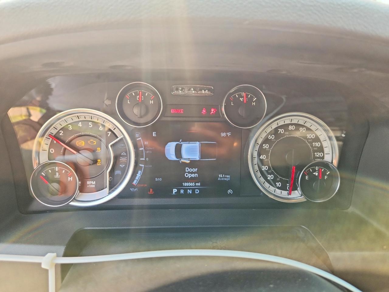 2013 RAM 1500 SLT — Фото 9 из 12