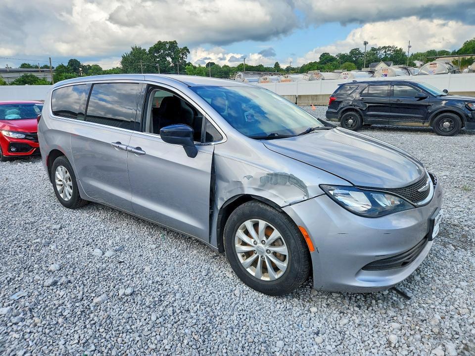 2017 CHRYSLER PACIFICA TOURING — Фото 4 из 13