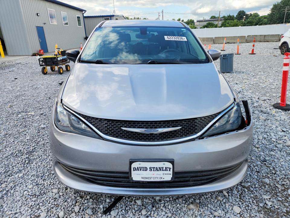 2017 CHRYSLER PACIFICA TOURING — Фото 5 из 13