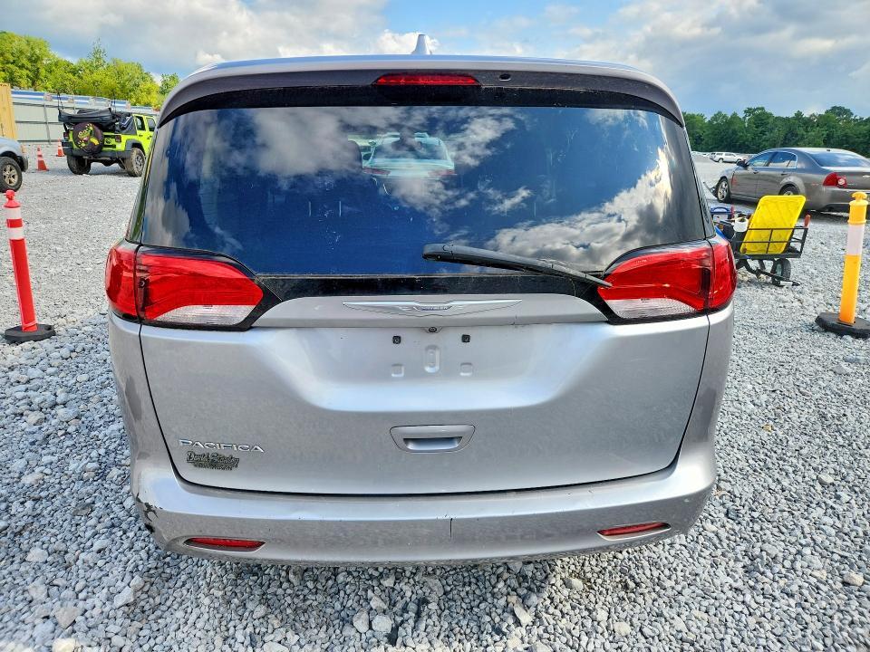 2017 CHRYSLER PACIFICA TOURING — Фото 6 из 13