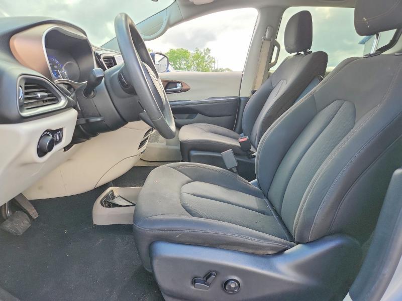 2017 CHRYSLER PACIFICA TOURING — Фото 7 из 13