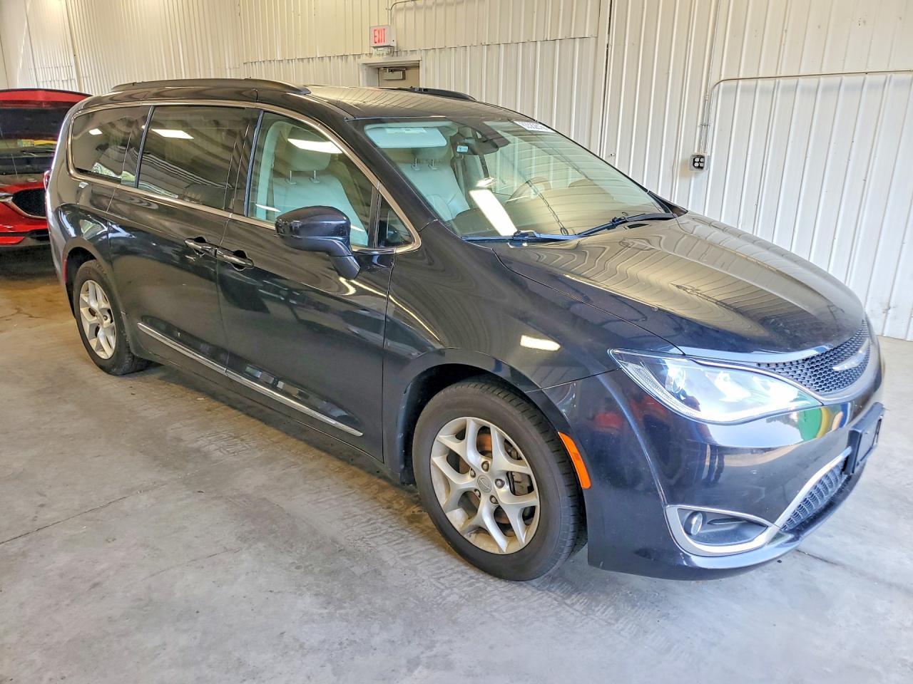 2017 CHRYSLER PACIFICA TOURING L — Фото 4 из 13