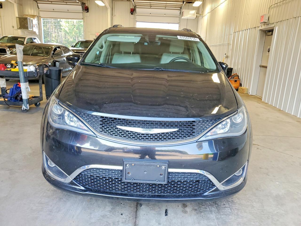2017 CHRYSLER PACIFICA TOURING L — Фото 5 из 13