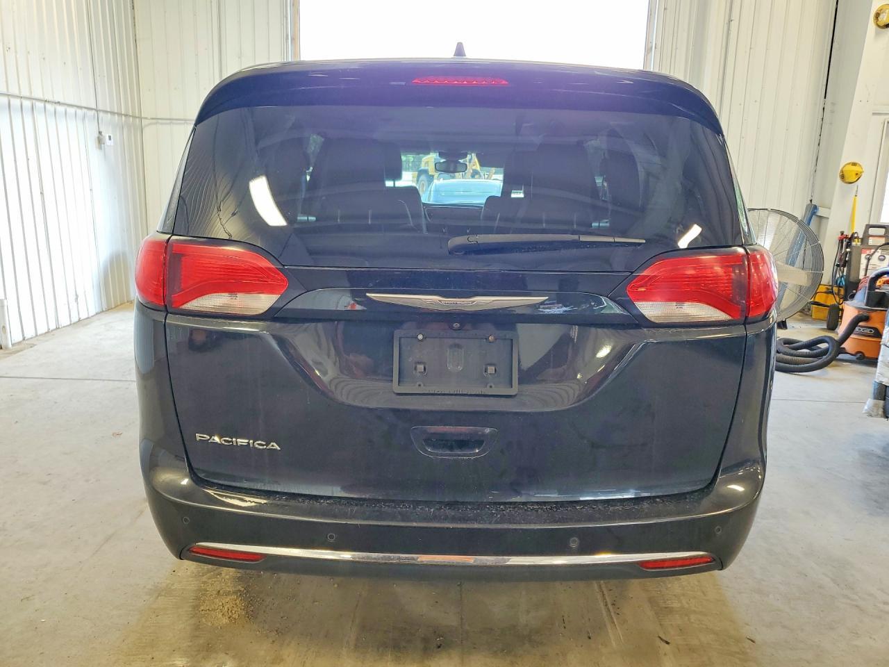 2017 CHRYSLER PACIFICA TOURING L — Фото 6 из 13