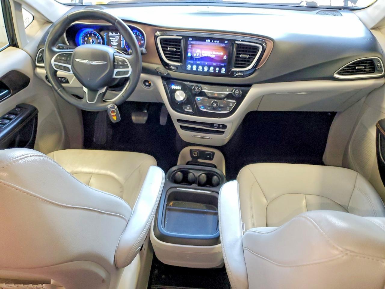 2017 CHRYSLER PACIFICA TOURING L — Фото 8 из 13