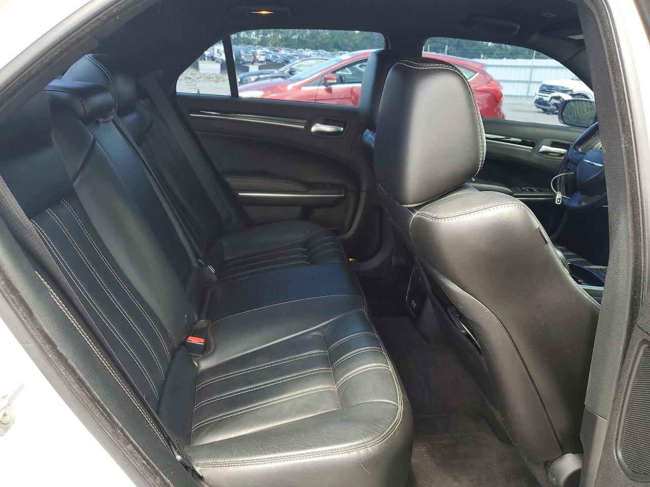 2C3CCABG4HH667623 2017 CHRYSLER 300 photo no. 10