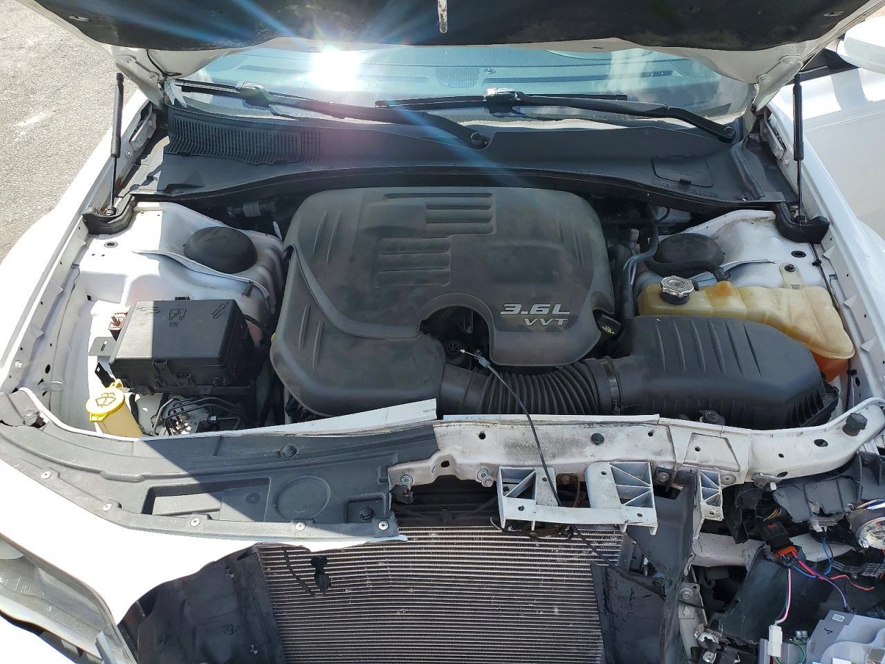 2C3CCABG4HH667623 2017 CHRYSLER 300 photo no. 11