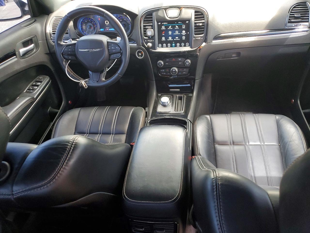 2C3CCABG4HH667623 2017 CHRYSLER 300 photo no. 8
