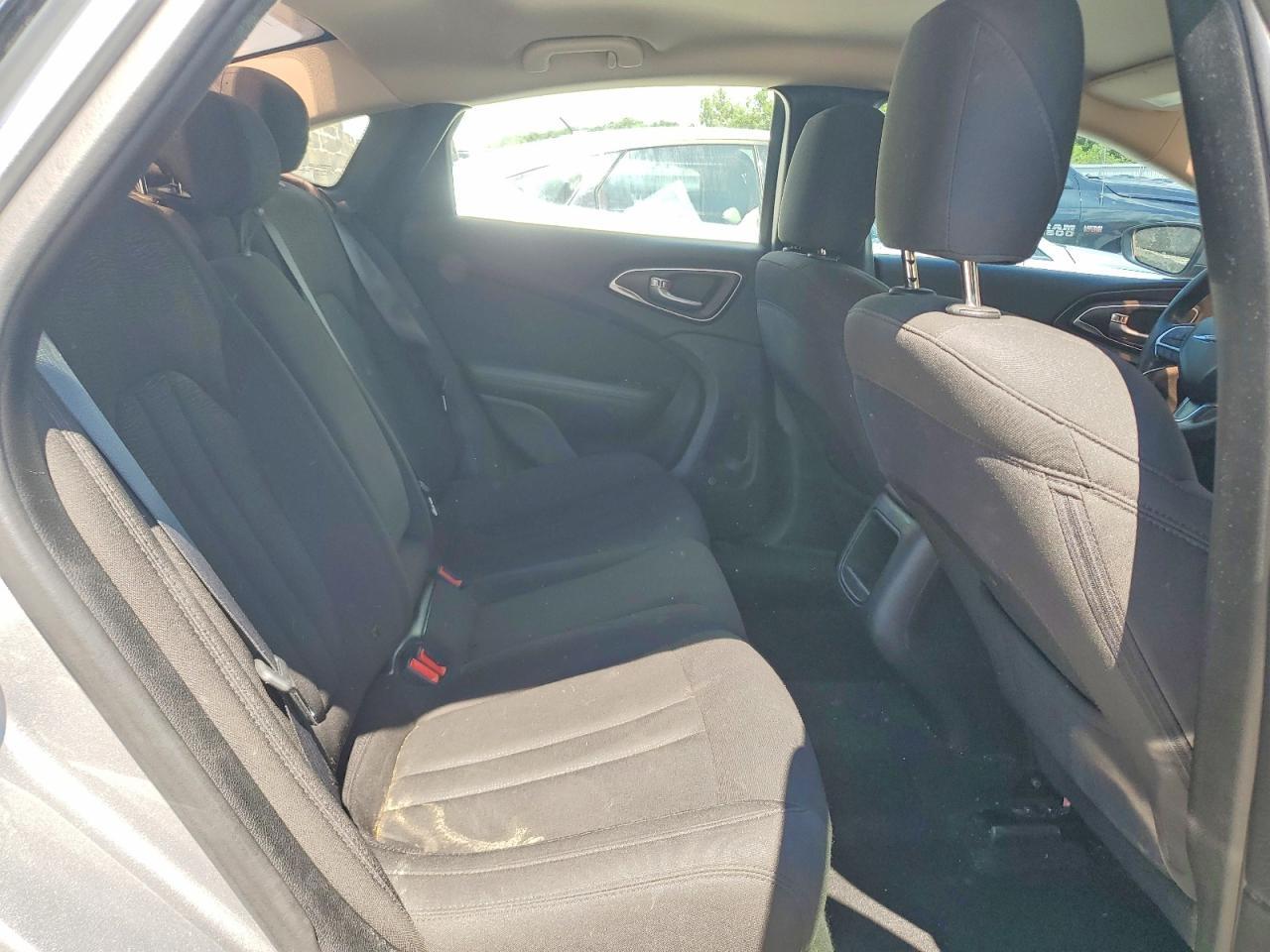 1C3CCCFB6HN501251 2017 CHRYSLER 200 photo no. 10