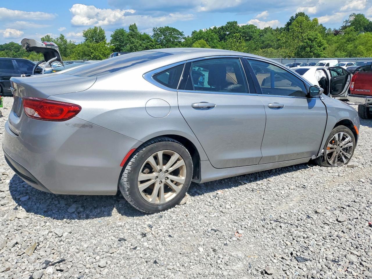 1C3CCCFB6HN501251 2017 CHRYSLER 200 photo no. 3