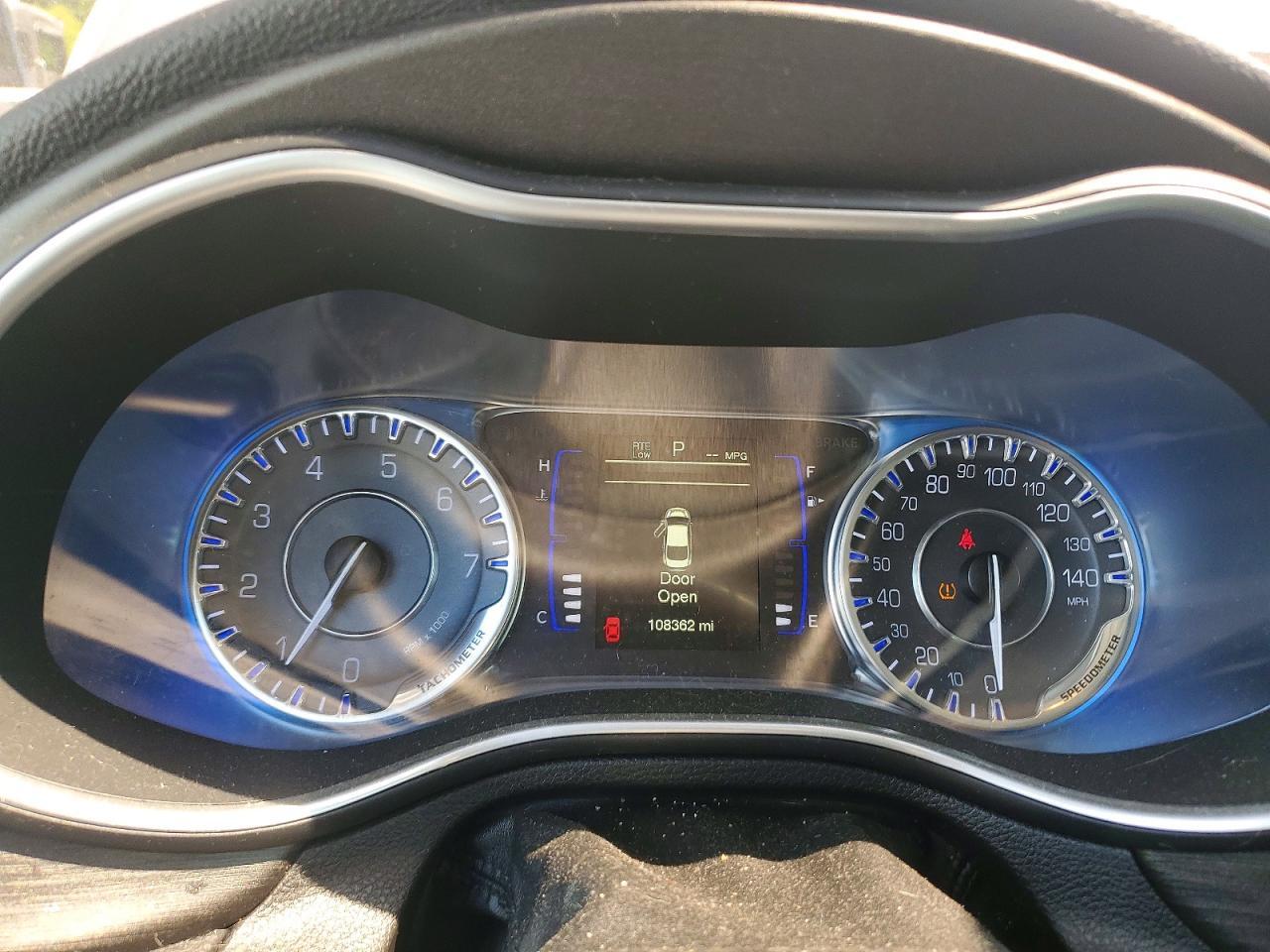 1C3CCCFB6HN501251 2017 CHRYSLER 200 photo no. 9