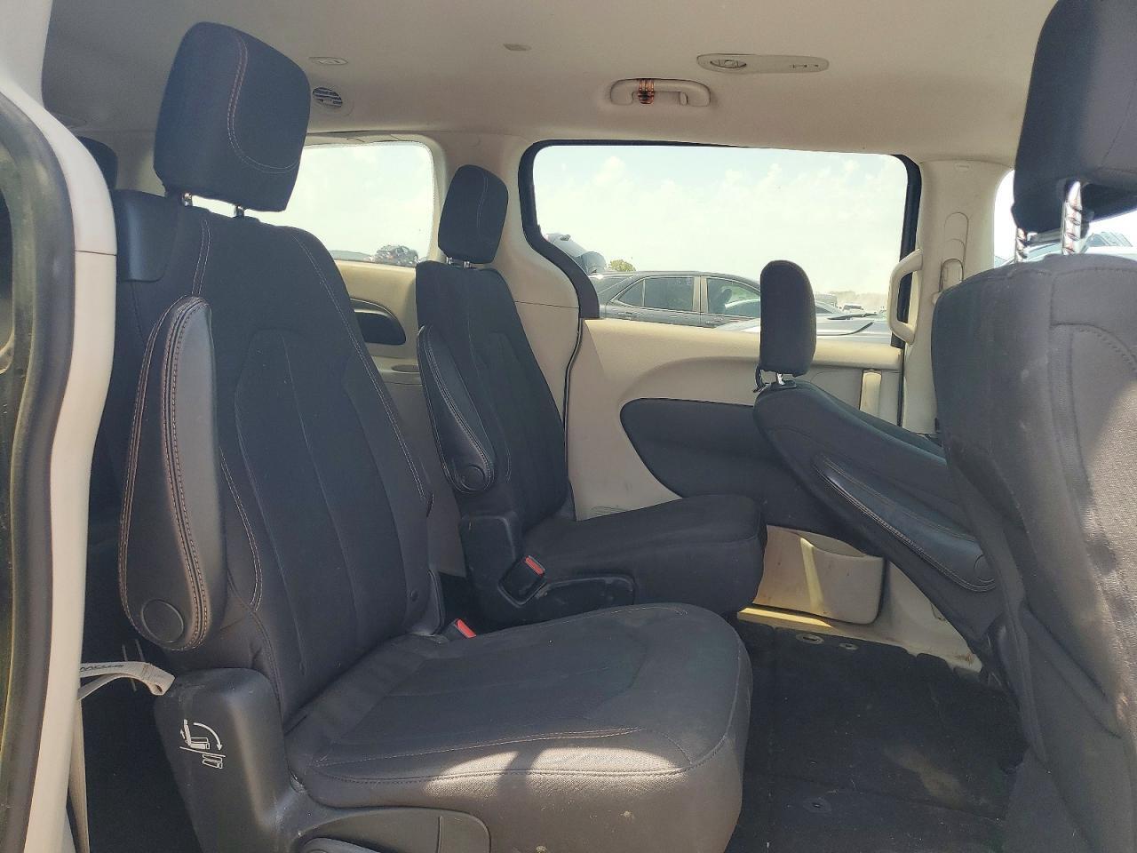 2017 CHRYSLER PACIFICA TOURING — Фото 11 из 13