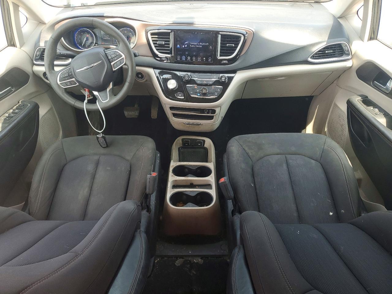 2017 CHRYSLER PACIFICA TOURING — Фото 8 из 13