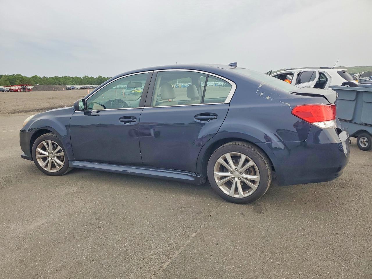 4S3BMBK67D3045791 2013 SUBARU LEGACY photo no. 2