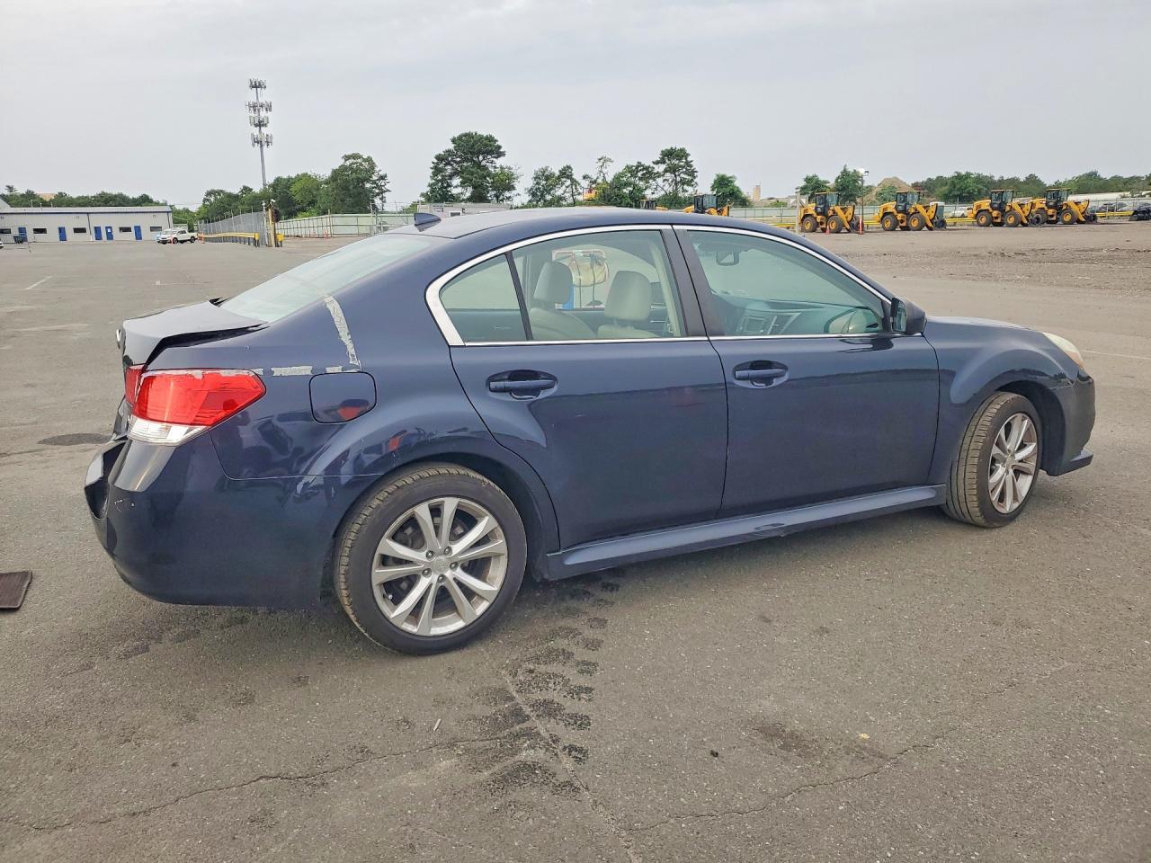 4S3BMBK67D3045791 2013 SUBARU LEGACY photo no. 3
