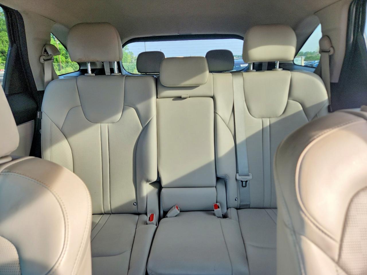 2025 KIA SORENTO S — Фото 10 из 13