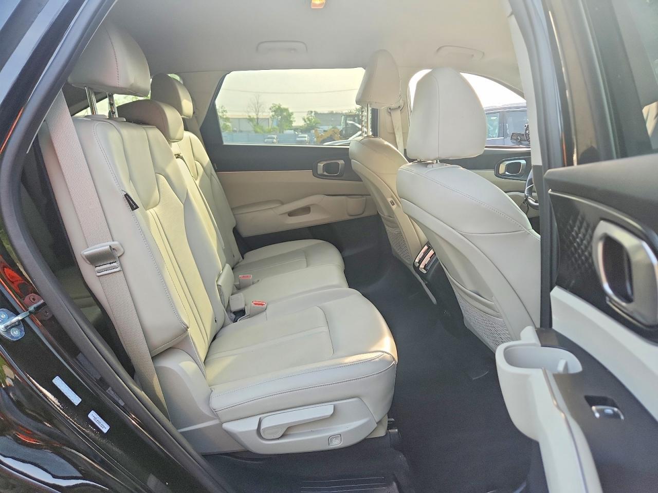2025 KIA SORENTO S — Фото 11 из 13