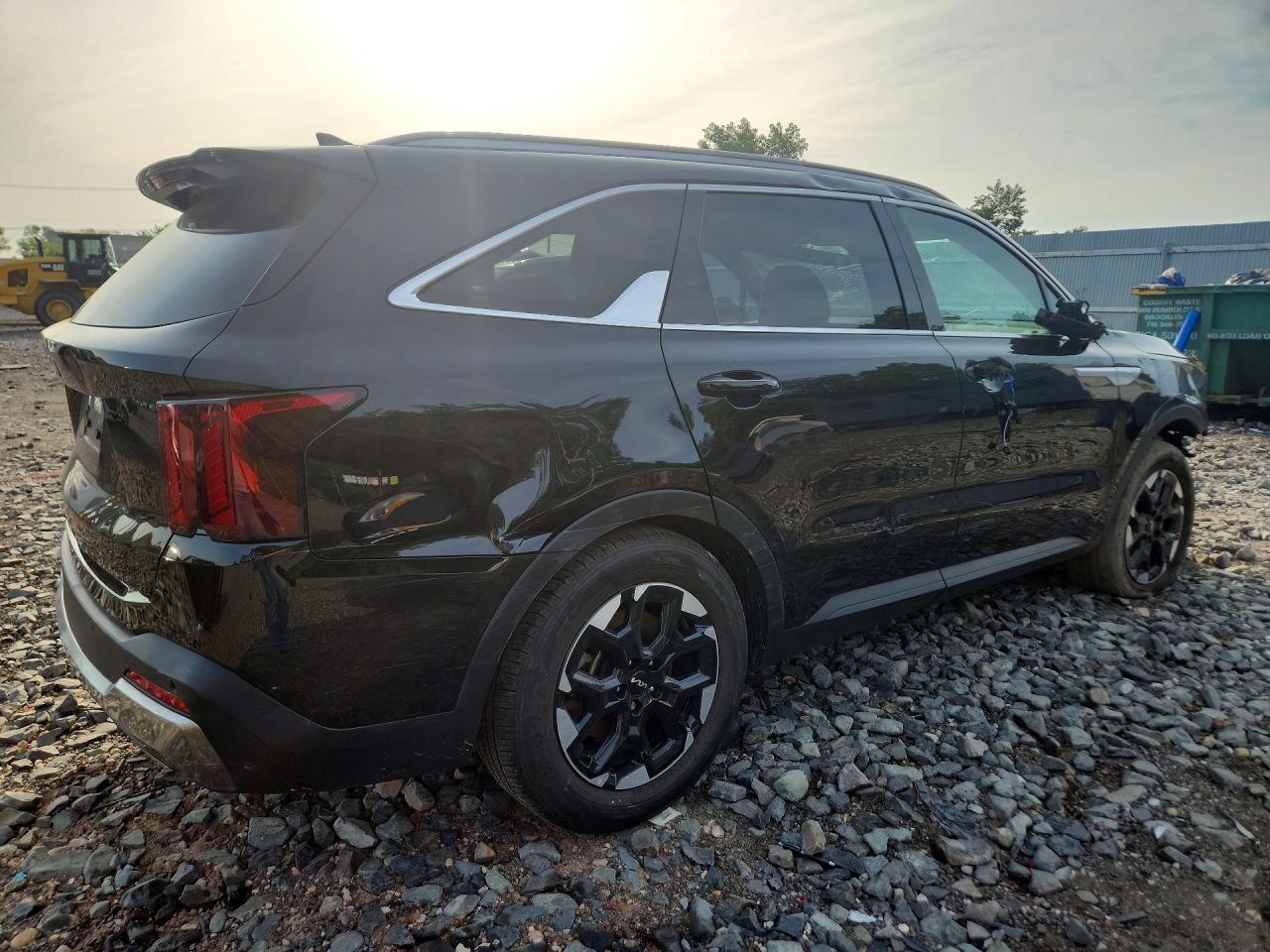 2025 KIA SORENTO S — Фото 3 из 13