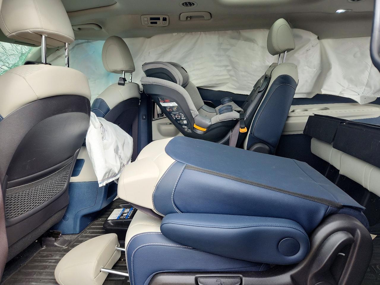 2025 KIA CARNIVAL HYBRID SX PRESTIGE — Фото 10 из 12