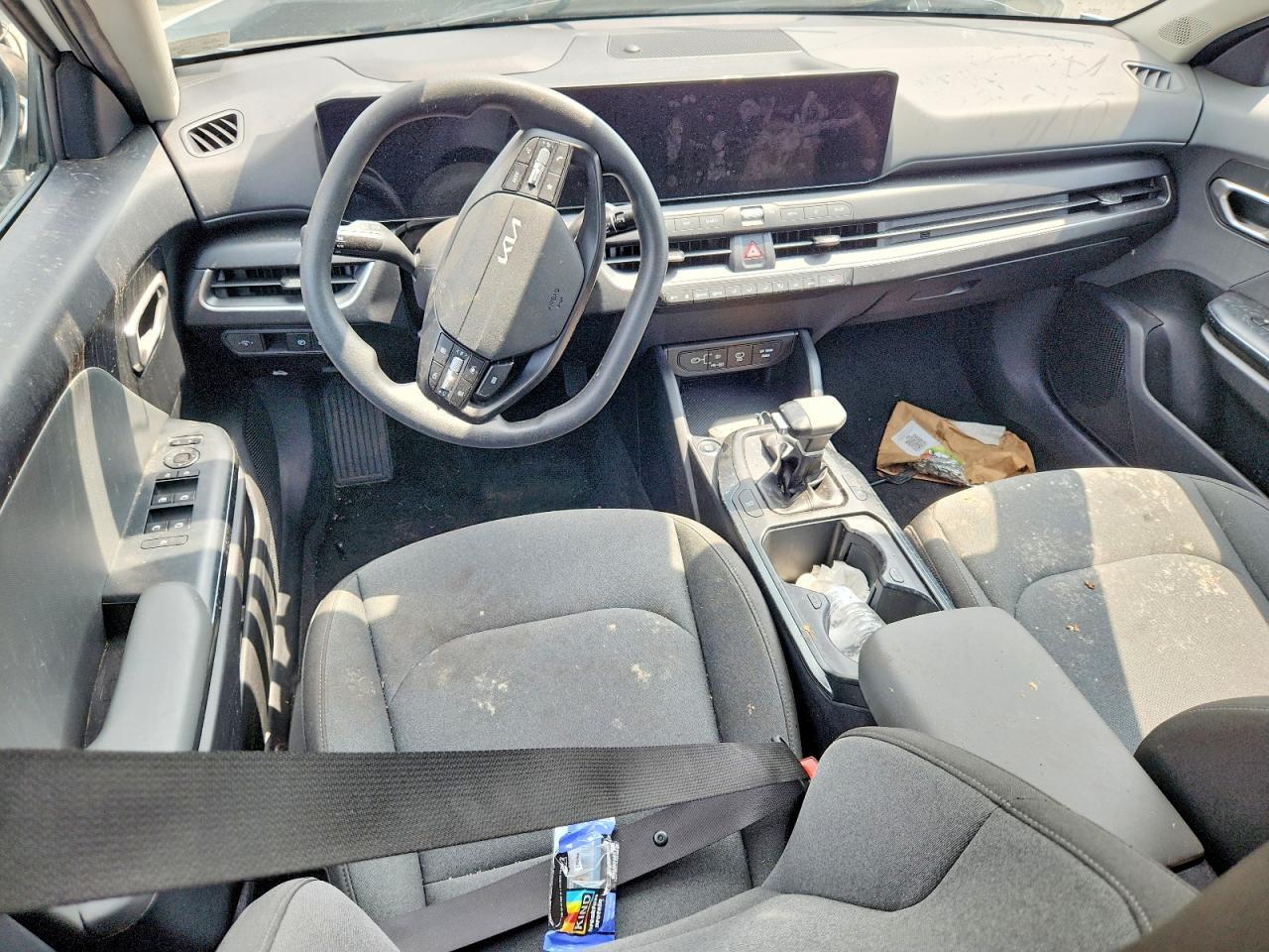 2025 KIA K4 LXS — Фото 8 из 12