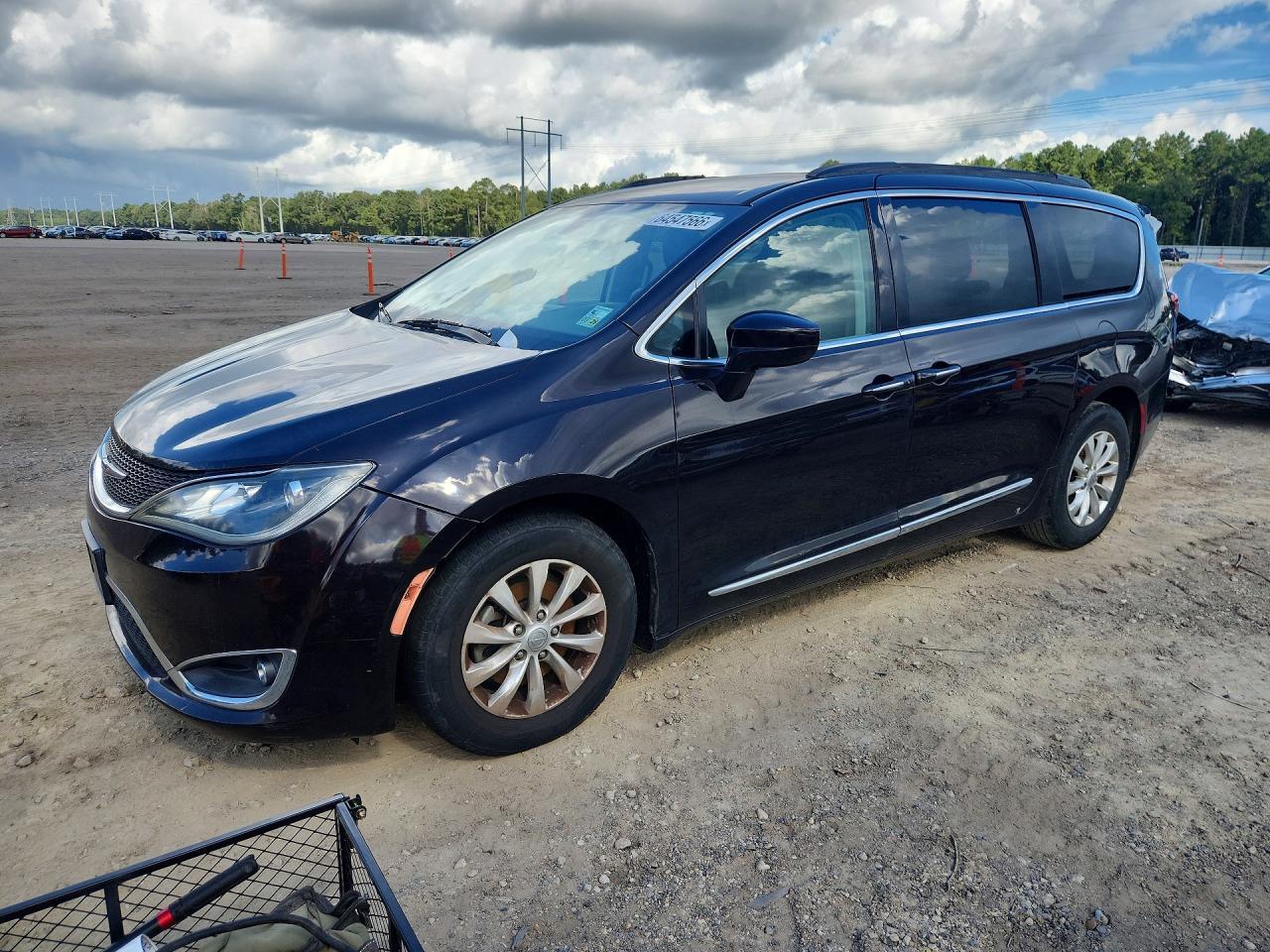 2C4RC1BG8HR734028 2017 CHRYSLER PACIFICA photo no. 1