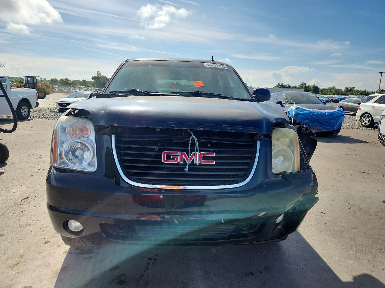 2011 GMC YUKON SLE — Фото 5 из 13