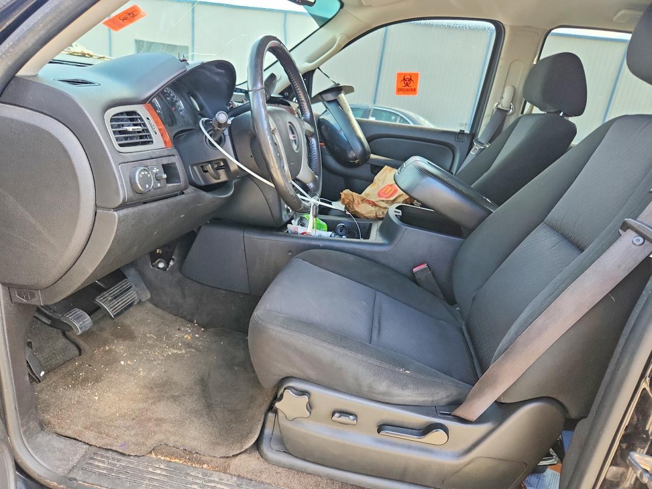 2011 GMC YUKON SLE — Фото 7 из 13