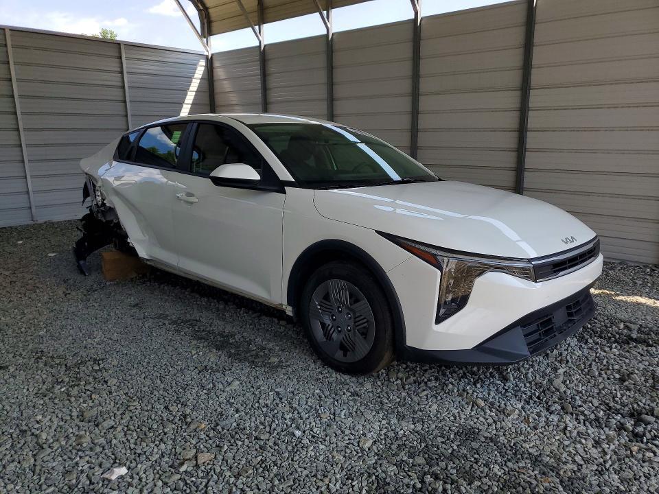 2025 KIA K4 LX — Фото 4 из 12