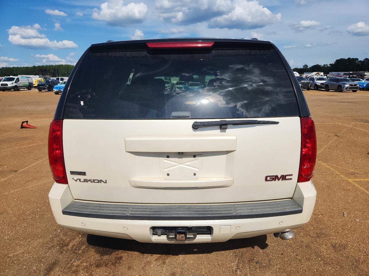 2011 GMC YUKON SLT — Фото 6 из 13