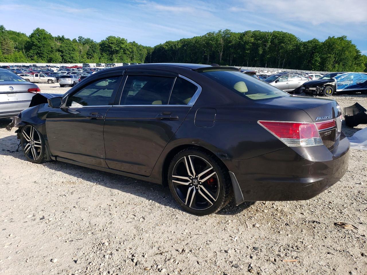 1HGCP2F82BA042671 2011 HONDA ACCORD photo no. 2