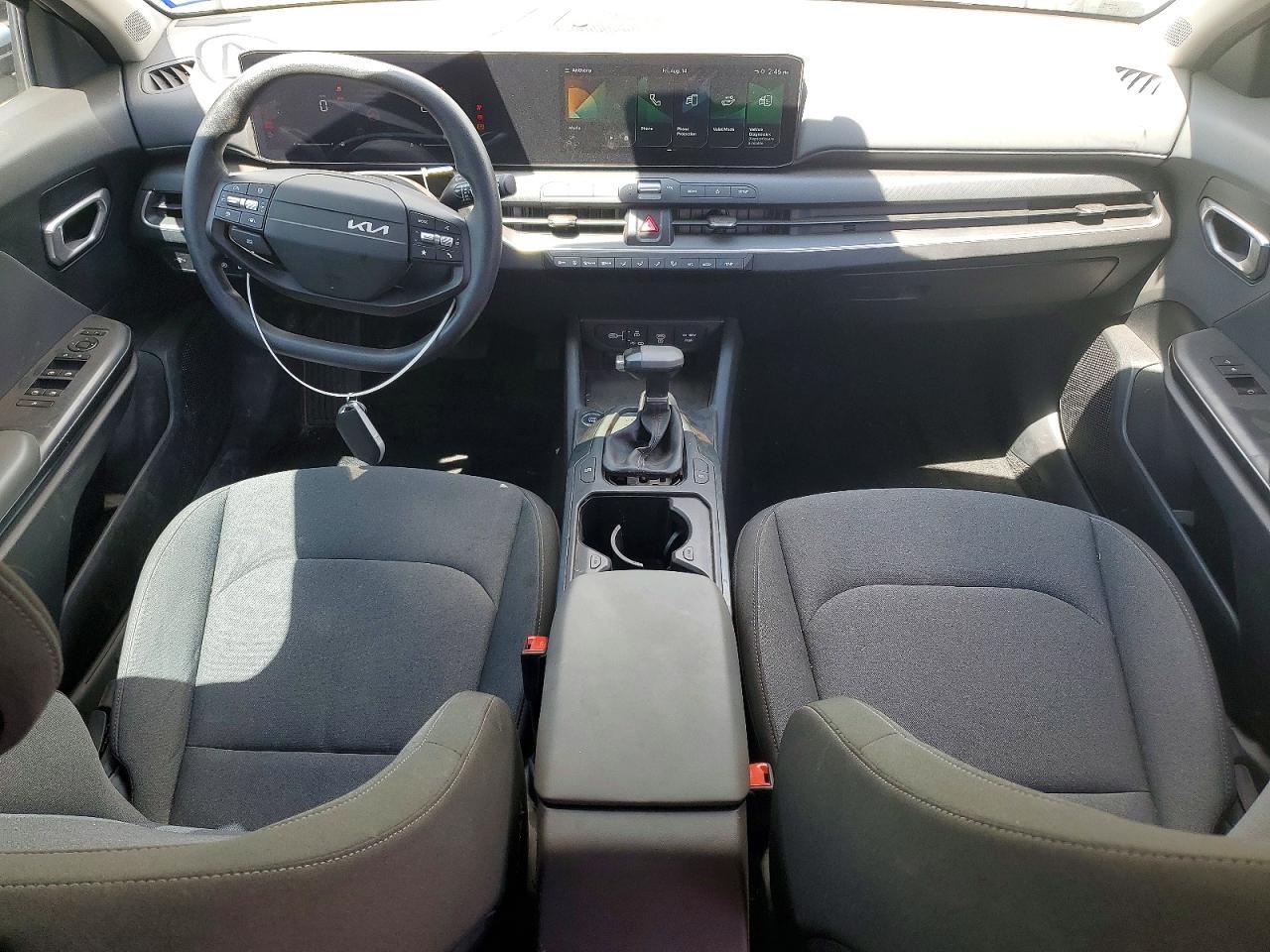 2025 KIA K4 LXS — Фото 8 из 12