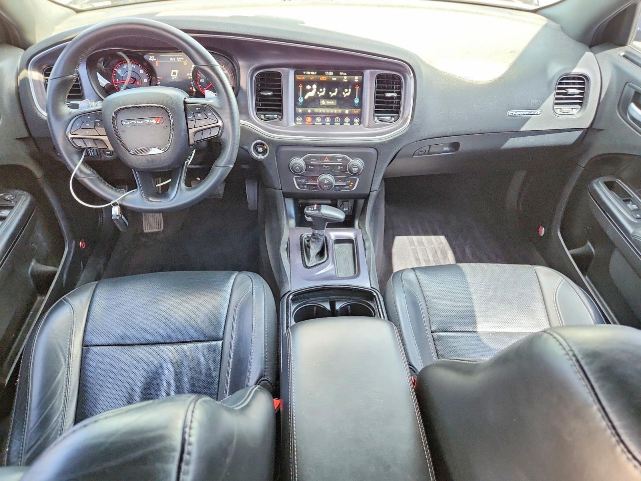 2017 DODGE CHARGER SXT — Фото 8 из 13
