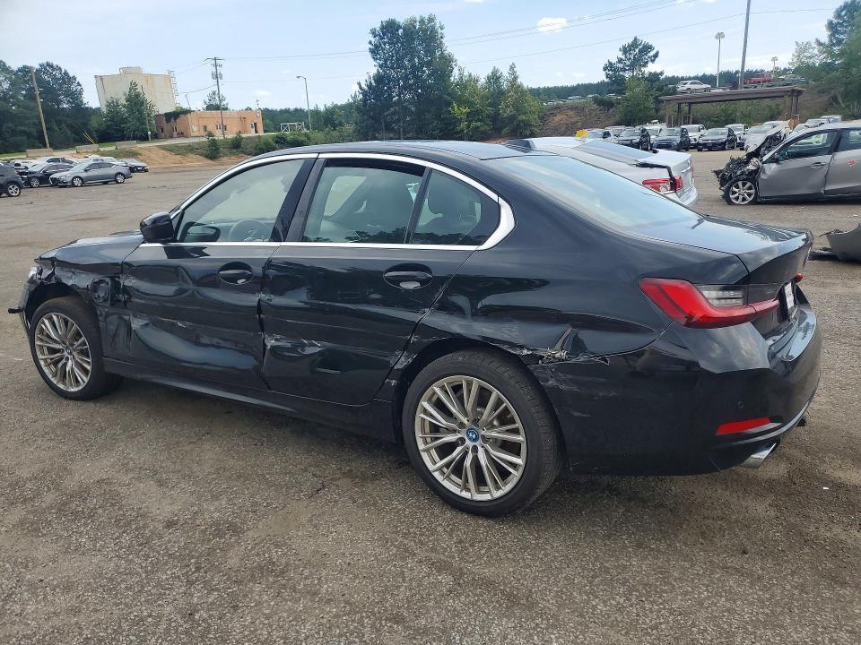 2024 BMW 330E — Фото 2 из 12