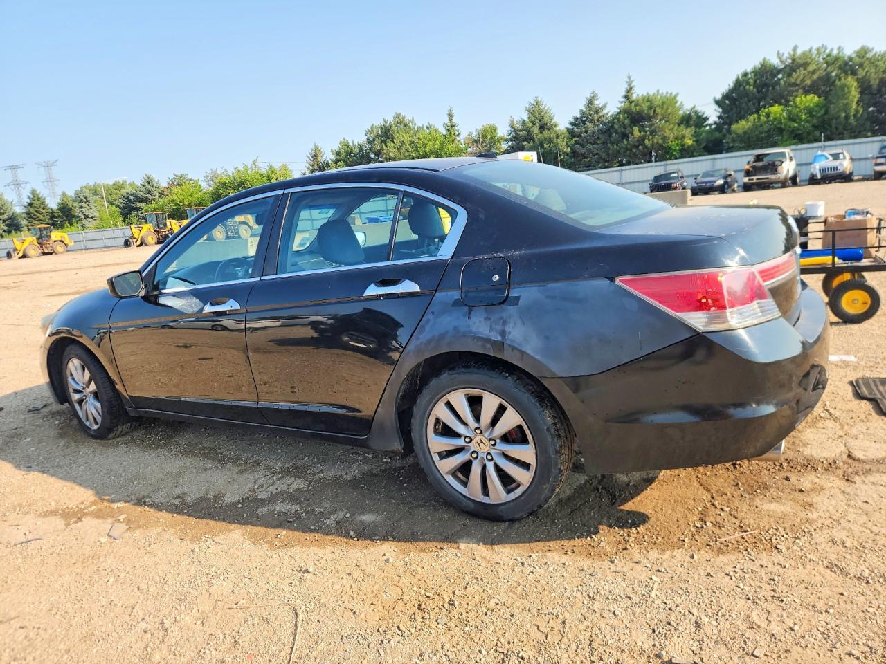 1HGCP3F85BA008956 2011 HONDA ACCORD photo no. 2