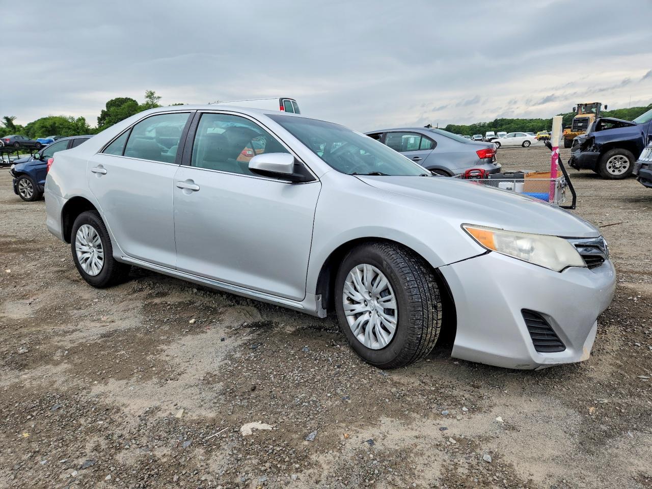 4T4BF1FKXDR333361 2013 TOYOTA CAMRY photo no. 4
