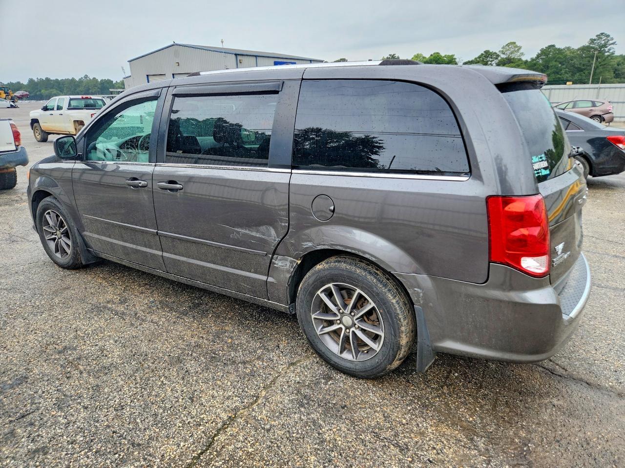 2017 DODGE GRAND CARAVAN SXT — Фото 2 из 13