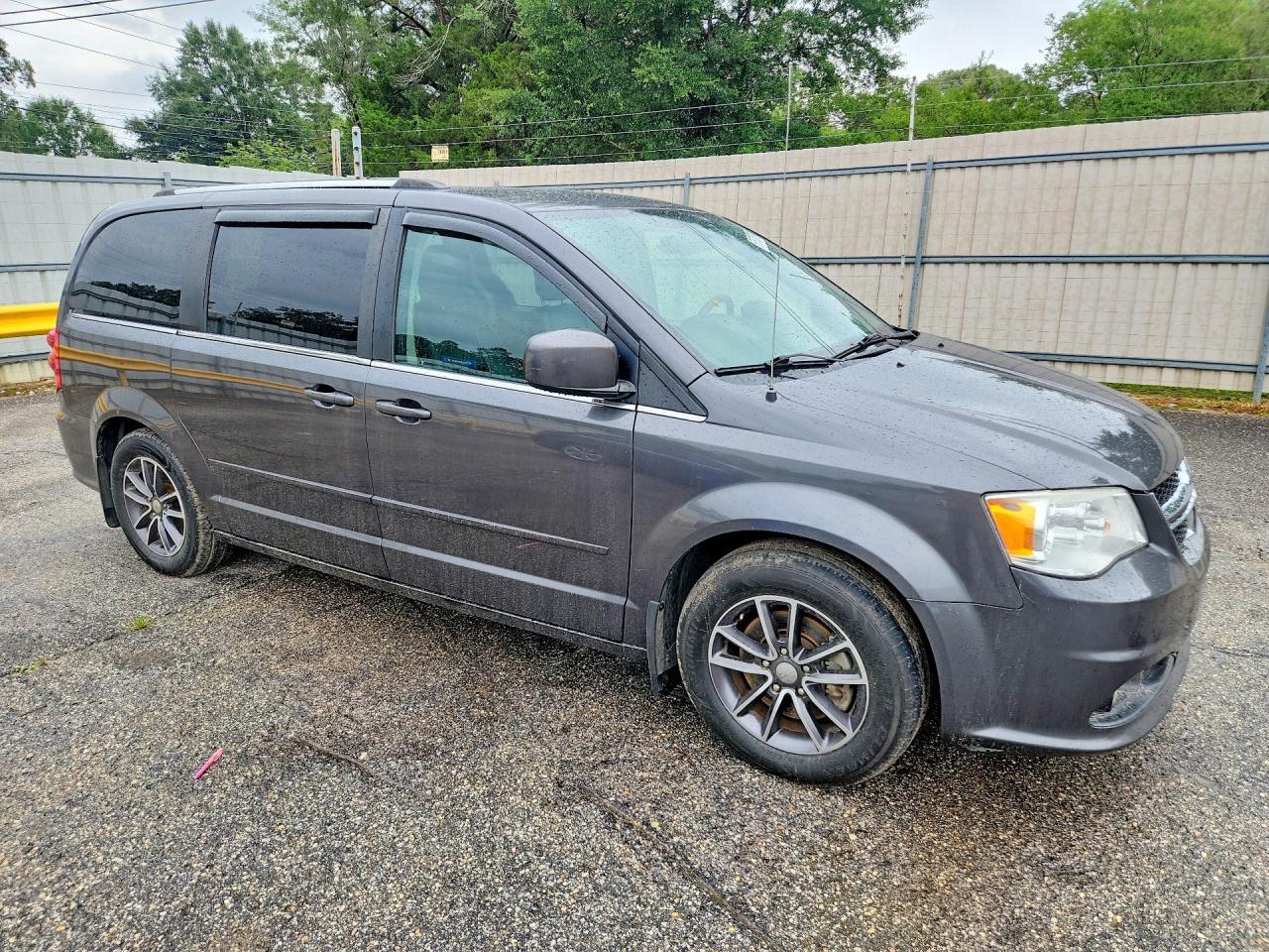 2017 DODGE GRAND CARAVAN SXT — Фото 4 из 13