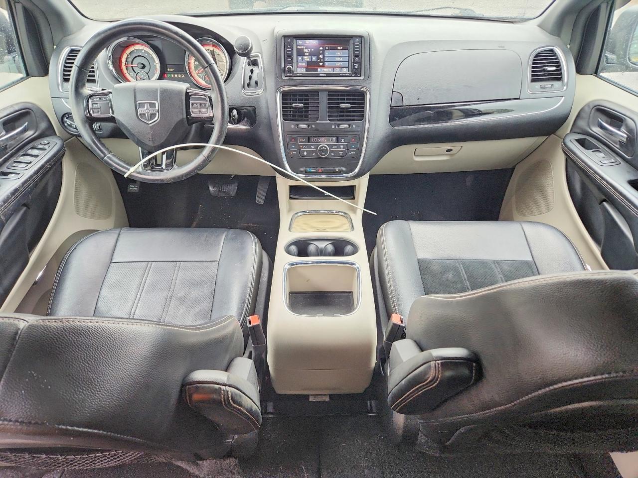 2017 DODGE GRAND CARAVAN SXT — Фото 8 из 13