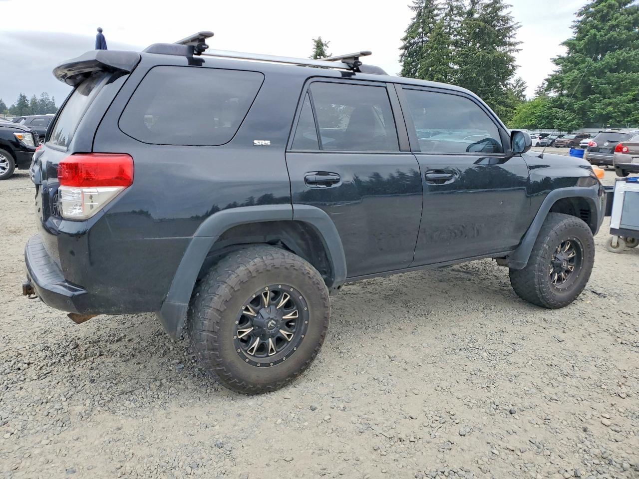 2013 TOYOTA 4RUNNER SR5 — Фото 3 из 12