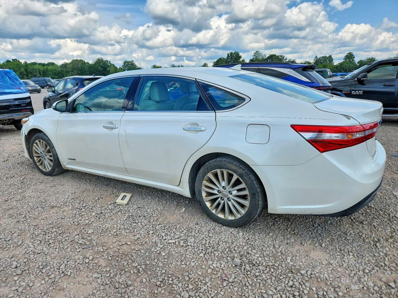 2013 TOYOTA AVALON HYBRID LIMITED — Фото 2 из 13